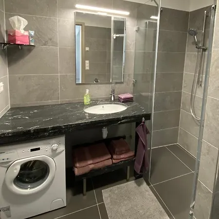 Daire Lilie In Mit Tiefgarage, New And Modern *