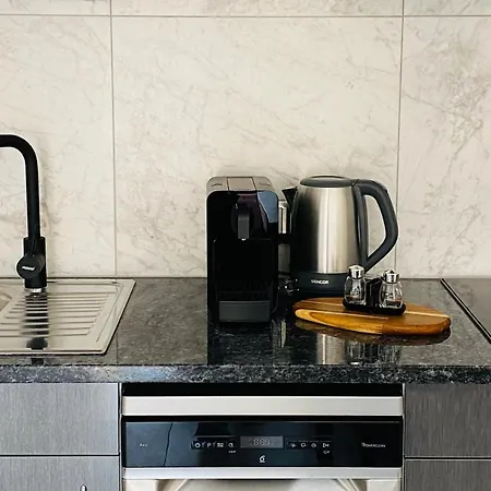 Daire Lilie In Mit Tiefgarage, New And Modern *