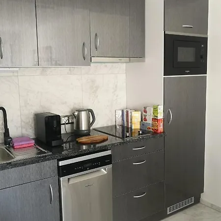 Lilie In Mit Tiefgarage, New And Modern Daire *