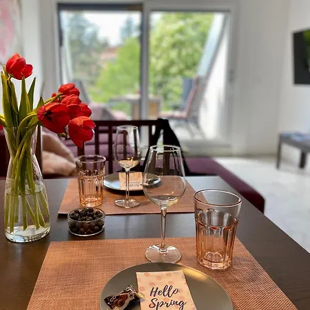 Lilie In Mit Tiefgarage, New And Modern *