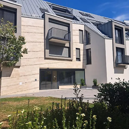 Lilie In Mit Tiefgarage, New And Modern * Hévíz