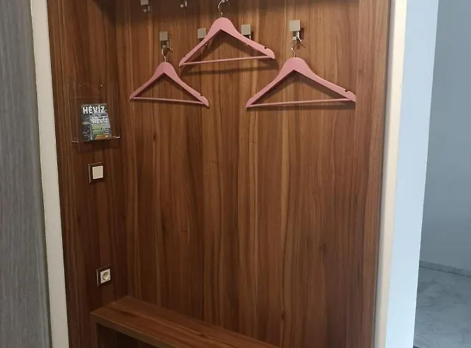 Lilie In Mit Tiefgarage, New And Modern *