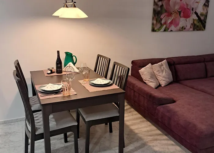 Lilie In Mit Tiefgarage, New And Modern