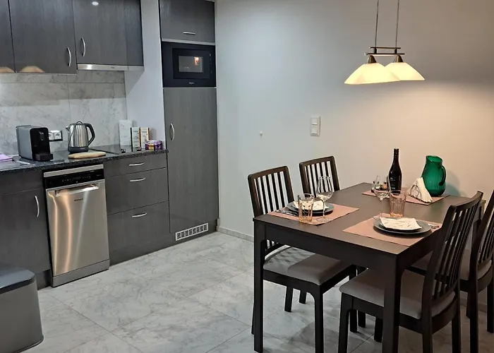 Lilie In Mit Tiefgarage, New And Modern Lägenhet *