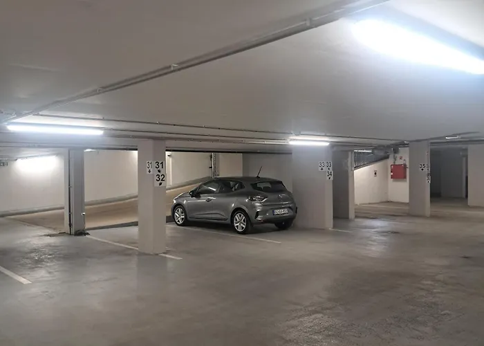 Lilie In Mit Tiefgarage, New And Modern